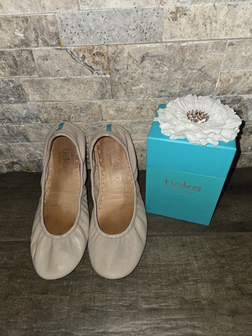 tieks Women's Ballet Flats in feather grey